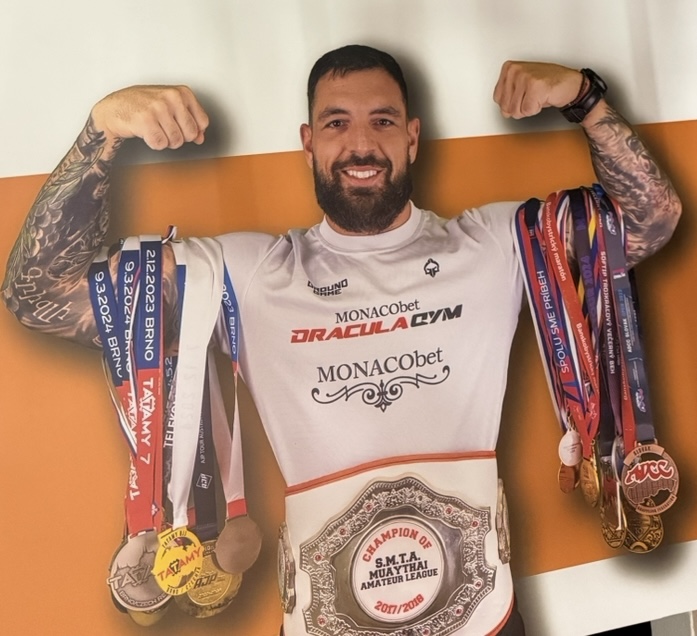 Portrét trénera Robert „Grizzly“ Gevorkyan – osobný tréner BB GYM 11
